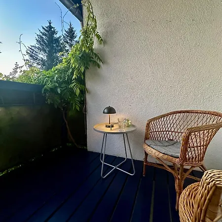 Apartment A Am Theater Mit Terrasse Und Balkon